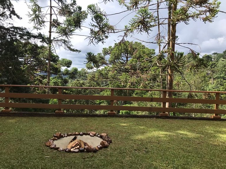 Country Home by Capivari Lodge Home