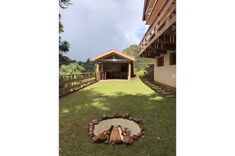 Country Home by Capivari Lodge Home