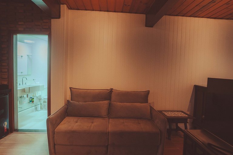Canadá Home I by Capivari Lodge