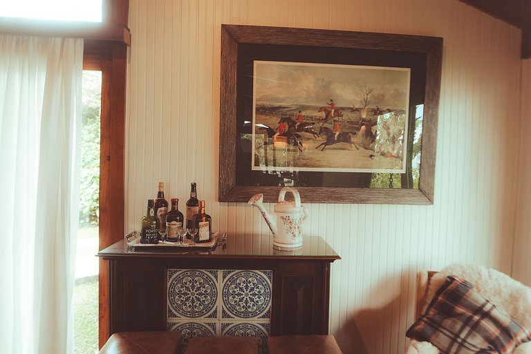 Canadá Home I by Capivari Lodge
