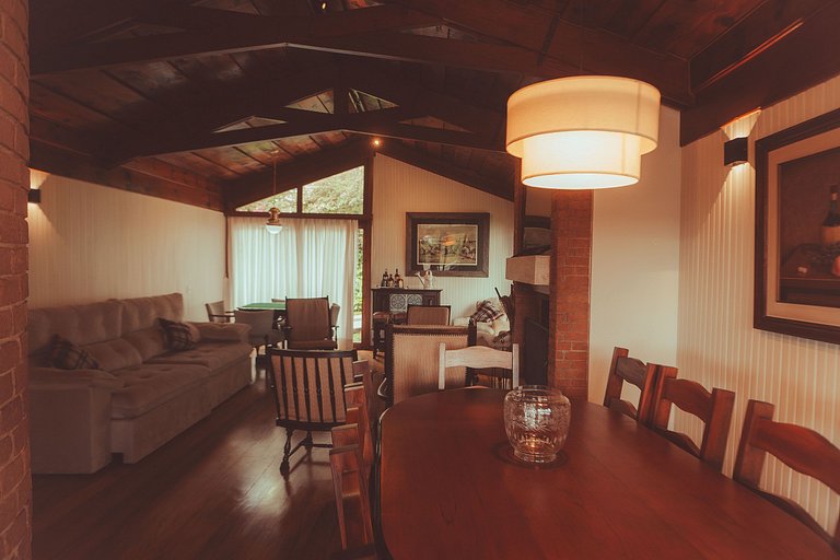 Canadá Home I by Capivari Lodge