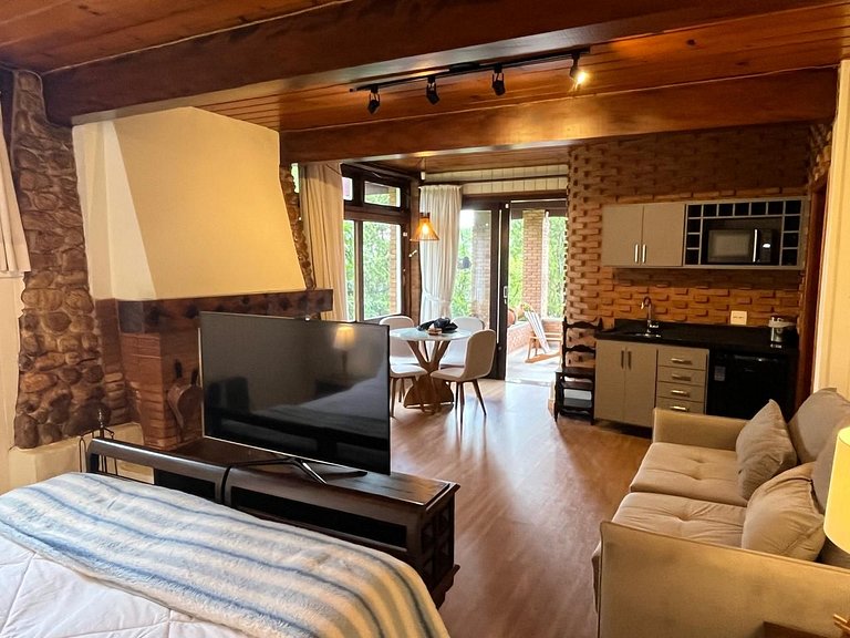 Canadá Home I by Capivari Lodge