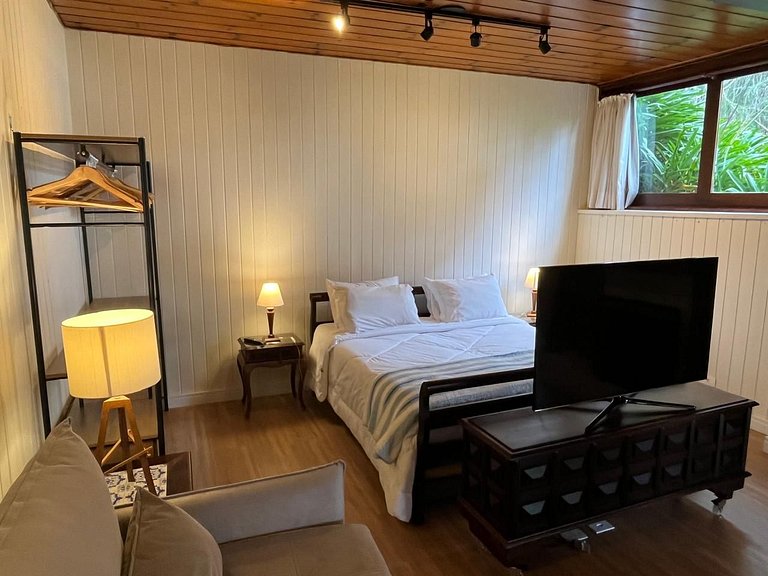 Canadá Home I by Capivari Lodge