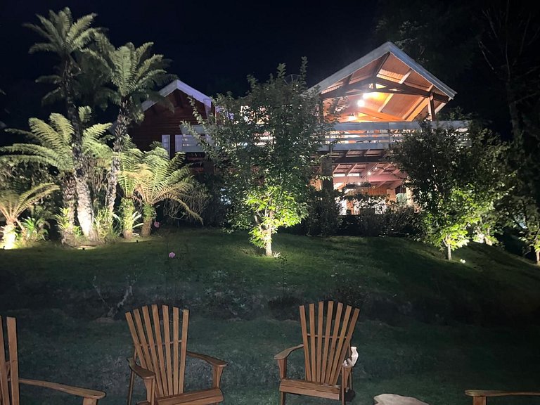 Canadá Home I by Capivari Lodge