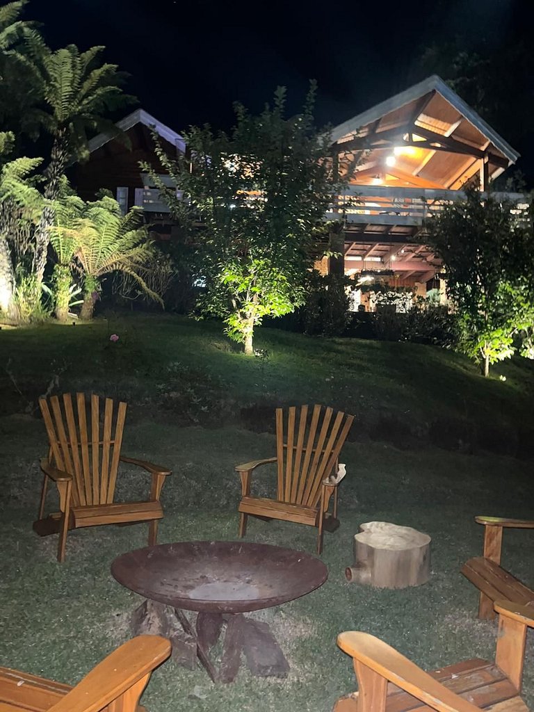 Canadá Home I by Capivari Lodge